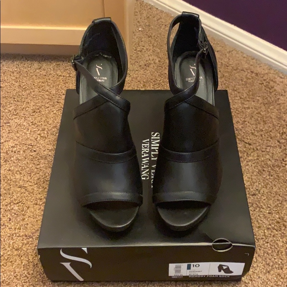 Vera Wang Heeled platforms no box